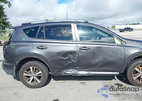 2017 Toyota Rav4 Xle z USA, uszkodzony, nr VIN JTMWFREV0HJ120453